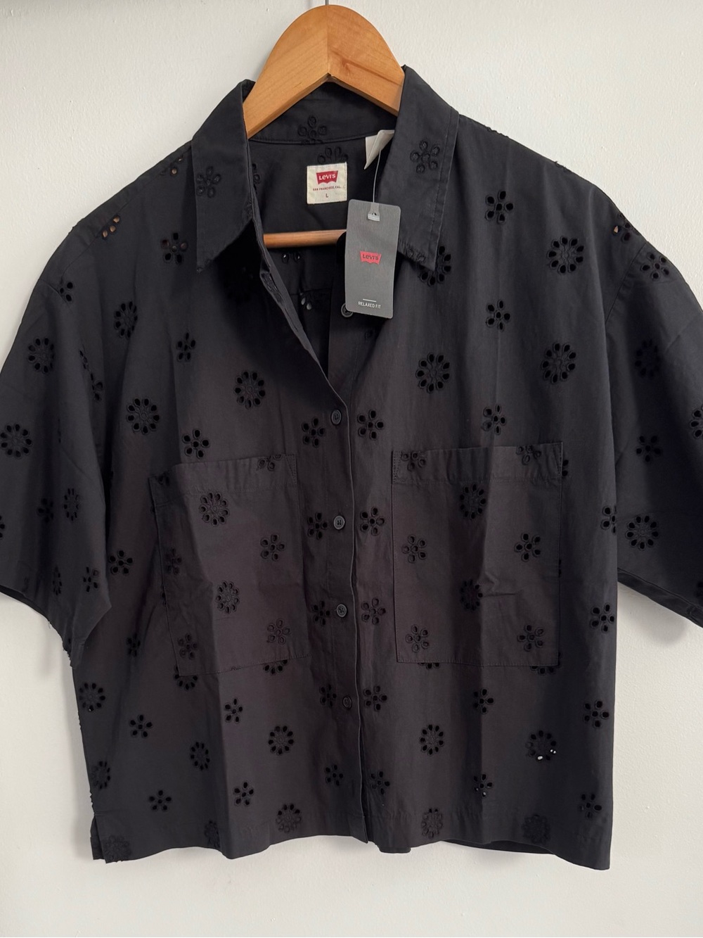 Levi's Black Short-Sleeve Women’s Eyelet Button-Down Shirt